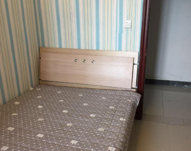 電梯高層 單間家具齊全拎包入住 月租1200